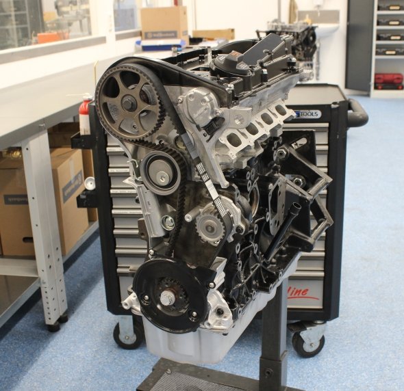 Motorüberholung 1,8T 20V AWT Austauschmotor-Motorüberholung-MIK Motoren